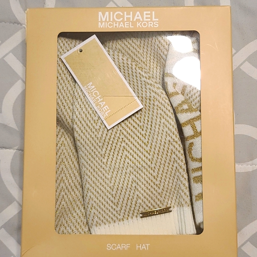 MK Scarf & Hat Set